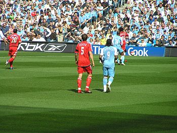 Daniel Agger in Manchester City v.s. LiverpoolFC.