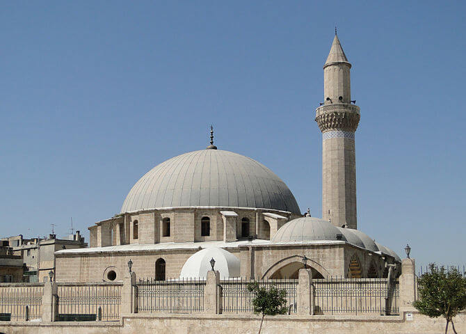 English: Khusruwiyah Mosque in Aleppo, Syria F...