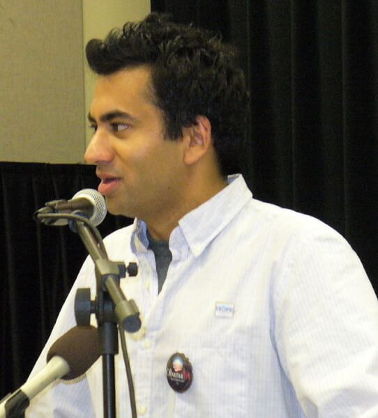 English: Kal Penn speaking at a rally for Bara...