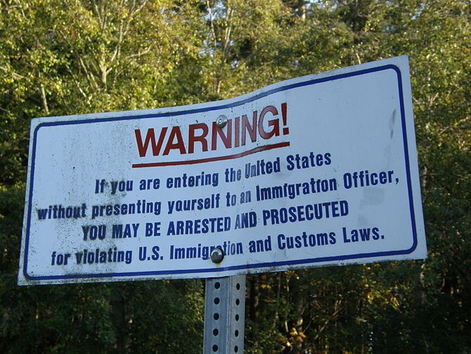US Border Notice. Photo courtesy of Wikipedia